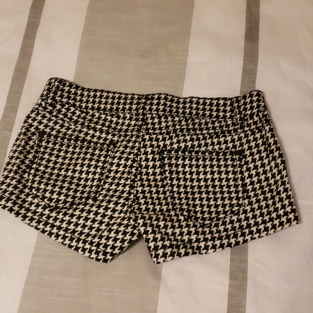 Shorts - Picture 2 of 2